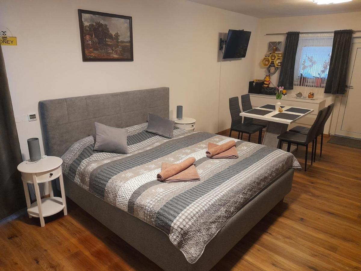 Honey Apartment Lendava Eksteriør bilde